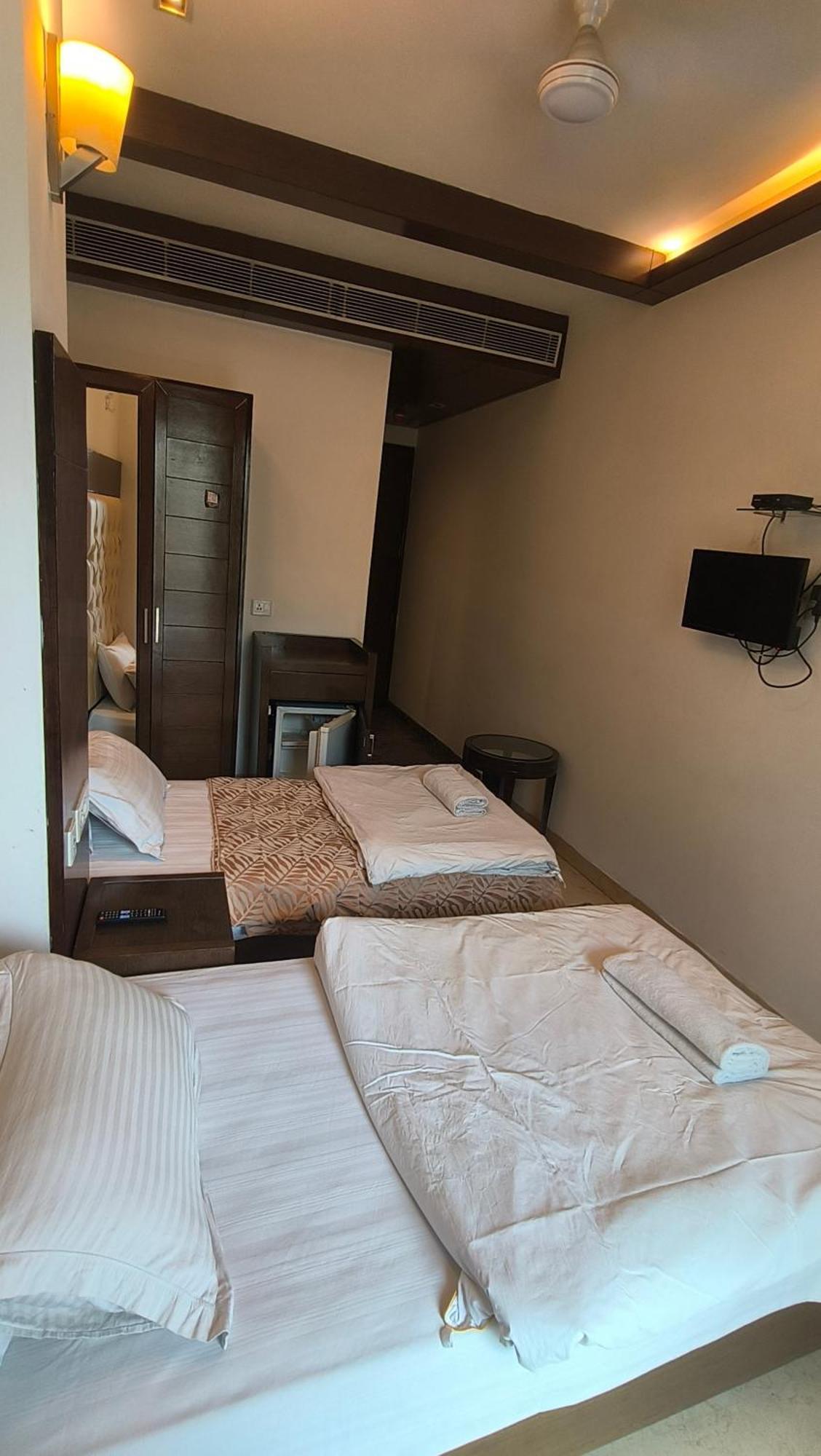 Metropolis Tourist Home Paharganj Nova Deli Exterior foto